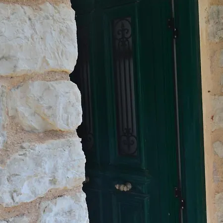 Tsartsada House