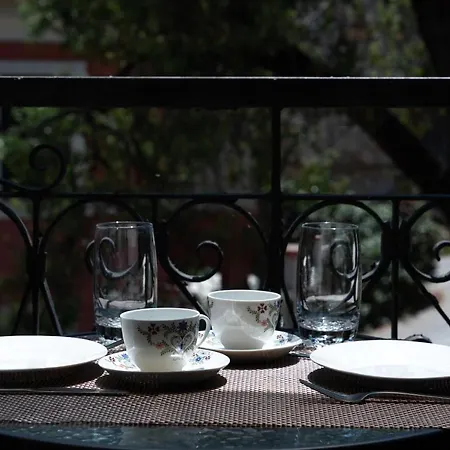Tsartsada House بيت للعطل
