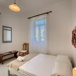 펜션 Tsartsada House
