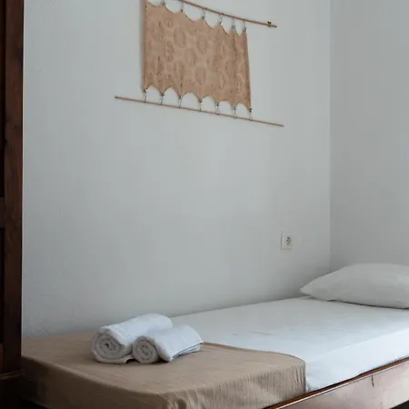 Dom wakacyjny Tsartsada House *