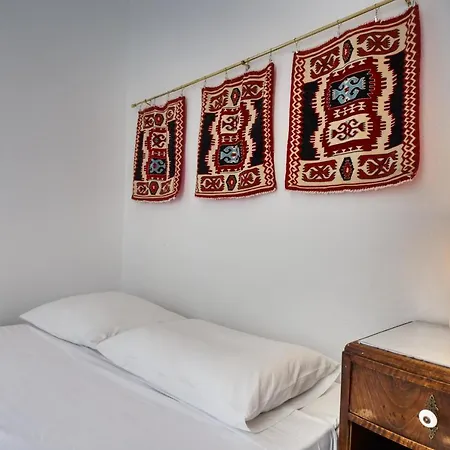 Dom wakacyjny Tsartsada House